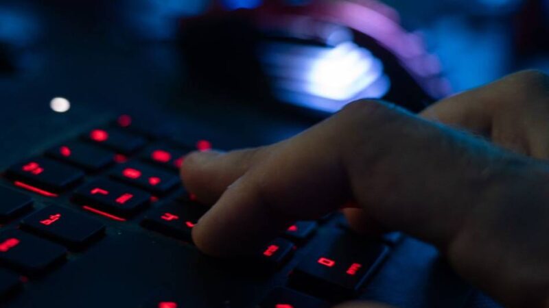 Weißer Ring im Rhein-Kreis Neuss warnt: Die Gewalt wird immer digitaler