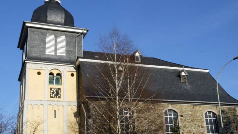 Neue Veranstaltungsreihe in Leverkusen: Autorentreff und Musikbühne in der alten Kirche