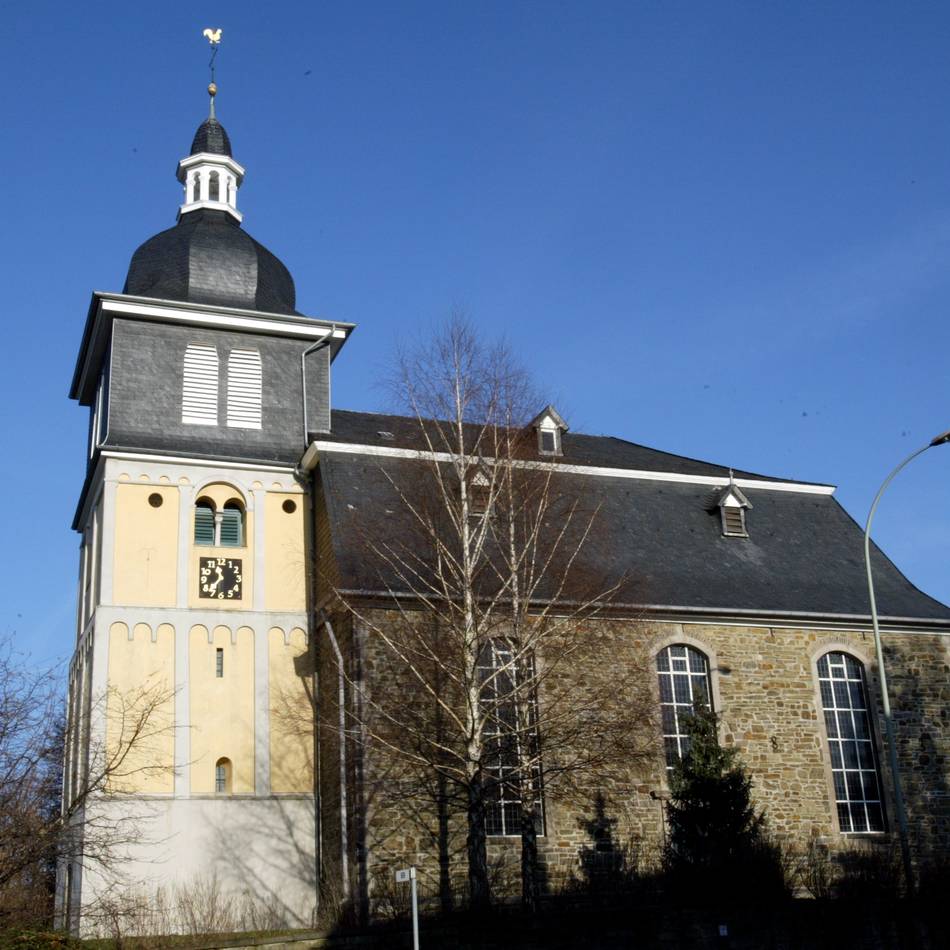 Neue Veranstaltungsreihe in Leverkusen: Autorentreff und Musikbühne in der alten Kirche