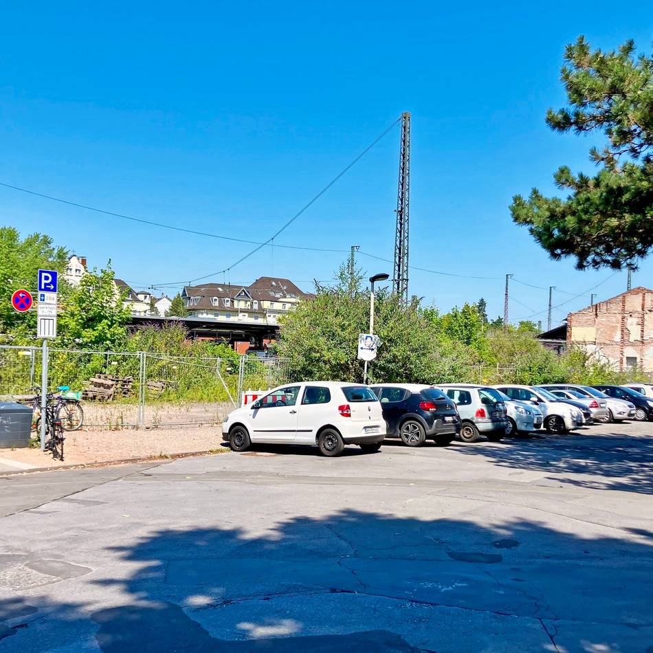 Anwohnerklagen über Falschparker: Weiter Stillstand rund um den Solinger Hauptbahnhof