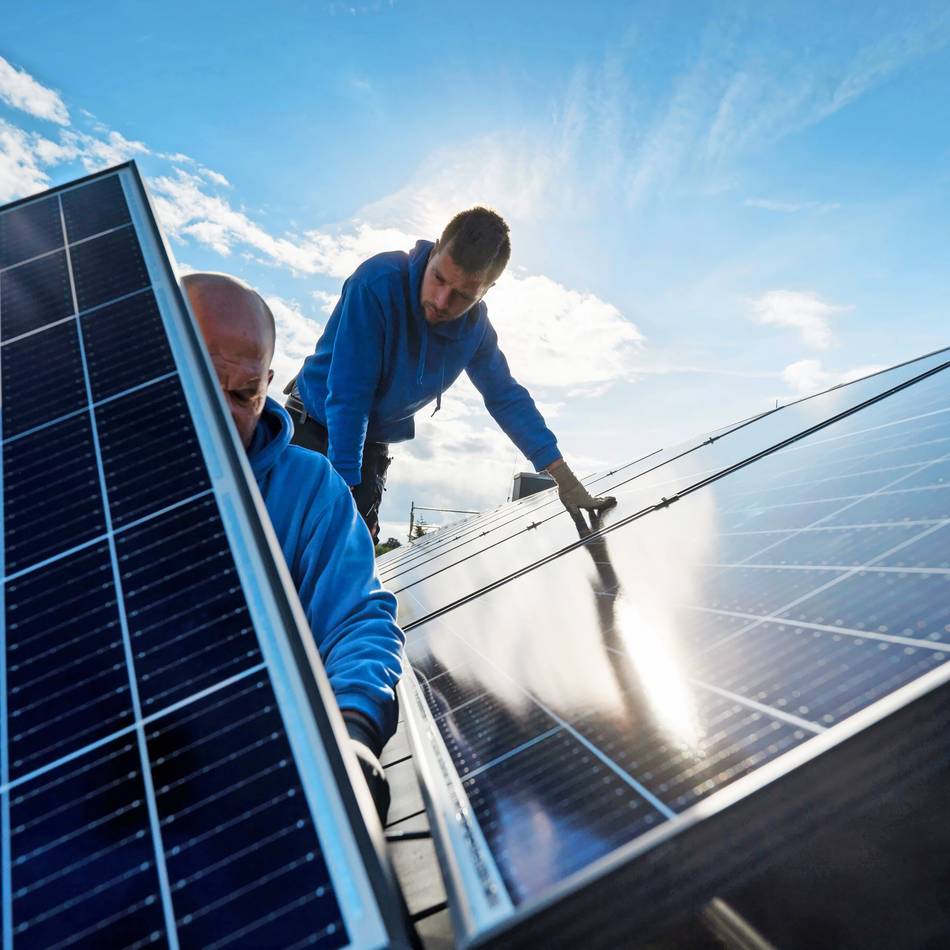 Betroffene mit unfertigen Solaranlagen auf Dach: Insolvenz von Solarbaufirma trifft auch Kunden aus Solingen