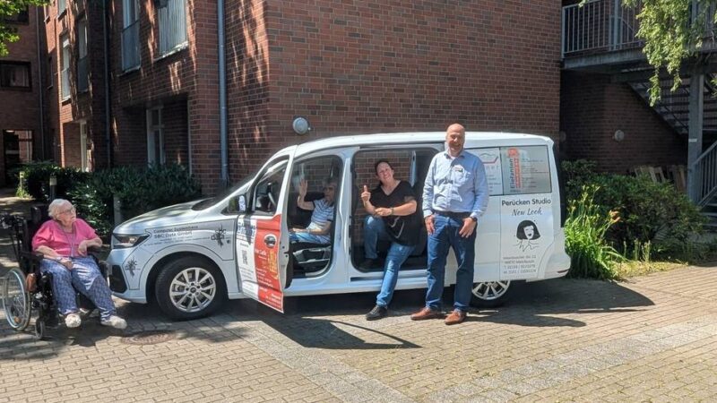 Einrichtung in Kaarst: Neuer Kleinbus für das Johanniter-Zentrum