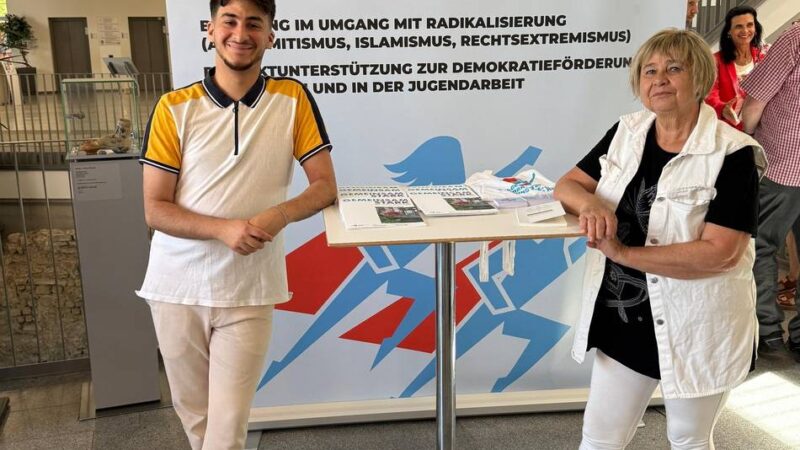 Workshop zu Extremismusprävention: Wie die VHS Neuss Jugendliche gegen Hass im Netz sensibilisiert