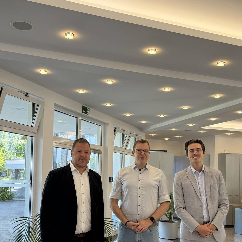 Neue LED-Technik eingebaut: Bedburg-Hau leuchtet im Rathaus jetzt energiesparender