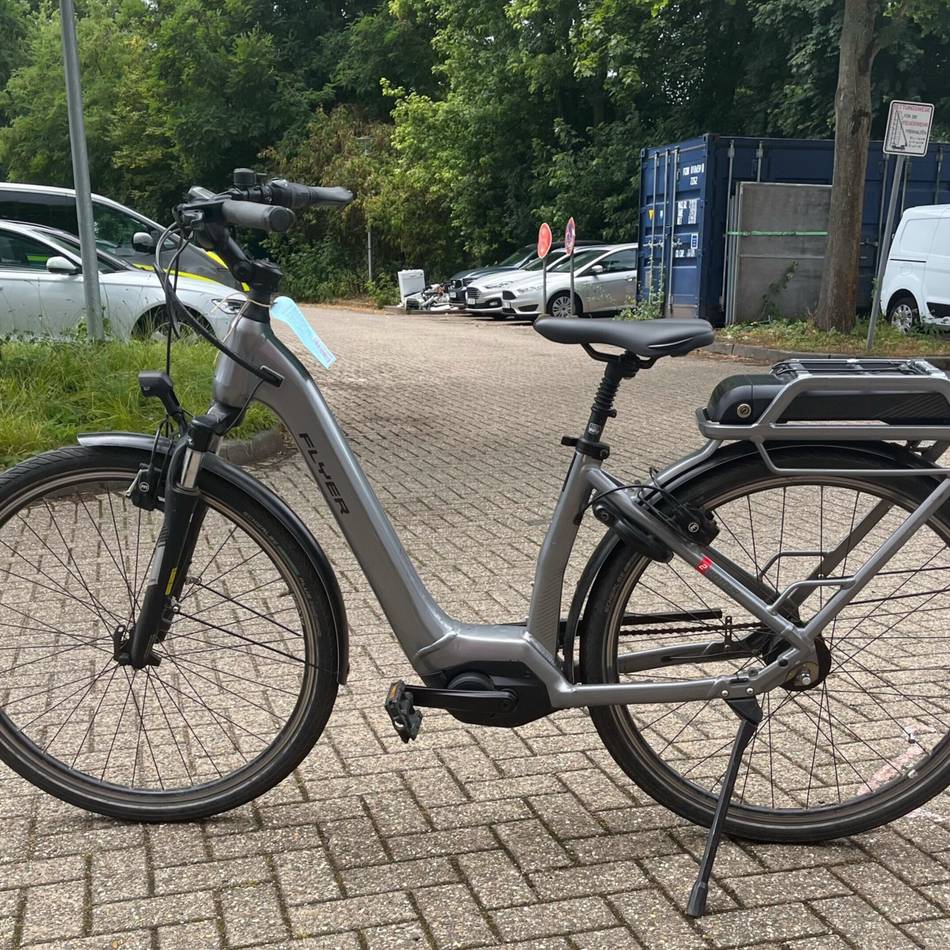Tatverdächtiger in Neuss festgenommen: Polizei sucht Besitzerin eines gestohlenen E-Bikes