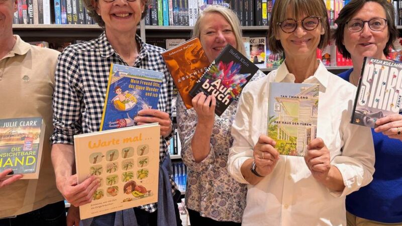 Lesetipps aus Kaarst: Abtauchen in andere Welten – mit diesen Sommerbüchern