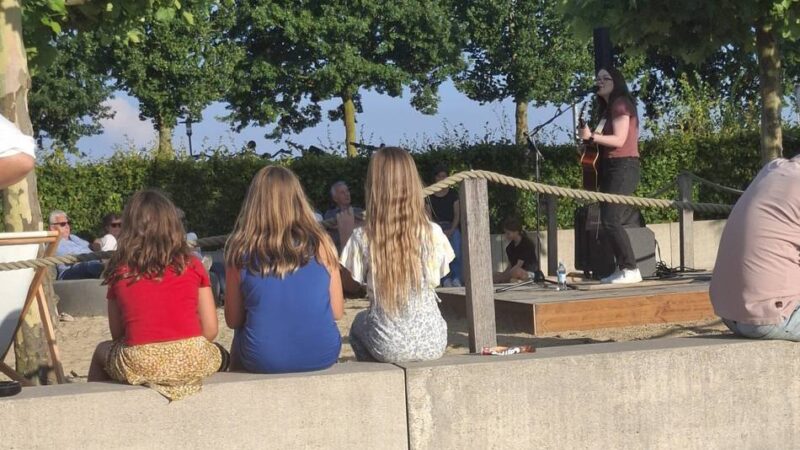 Konzert von Hannah Steien in Xanten: Mit Liedern über Leben und Liebe ins Wochenende