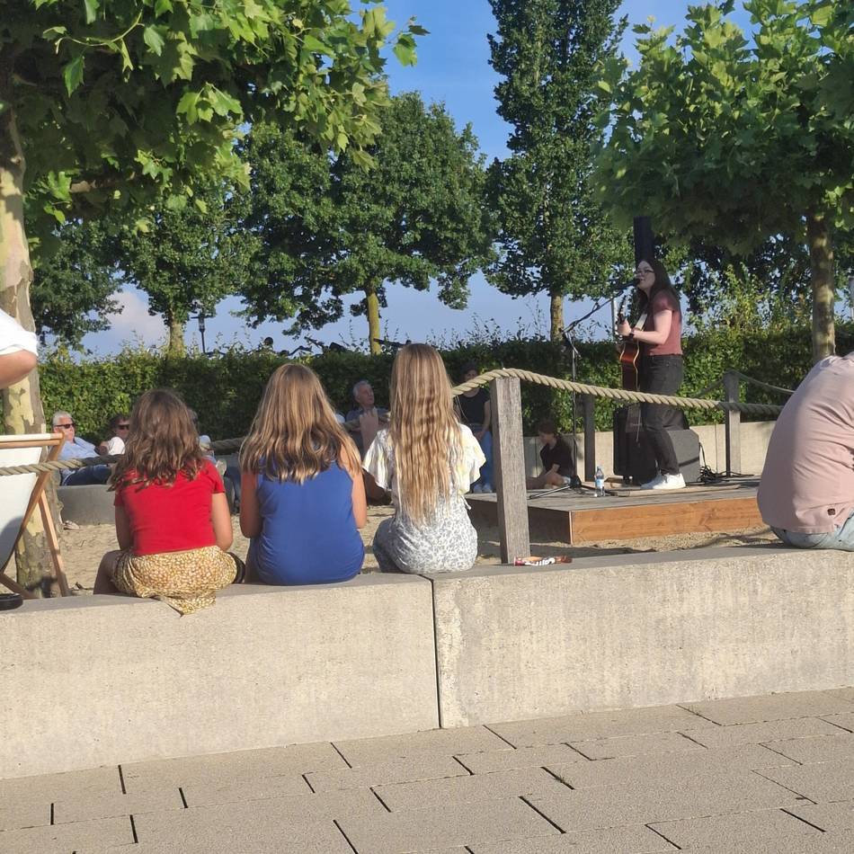 Konzert von Hannah Steien in Xanten: Mit Liedern über Leben und Liebe ins Wochenende