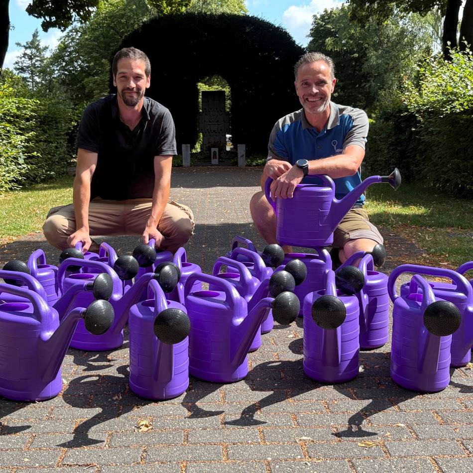 Häufiger Diebstahl: 150 neue Gießkannen für die Meerbuscher Friedhöfe