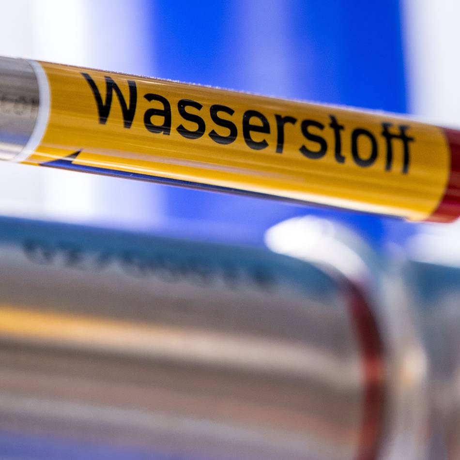 An der Xantener Straße in Rheinberg: In Ossenberg wird an künftiger Wasserstoffleitung gearbeitet