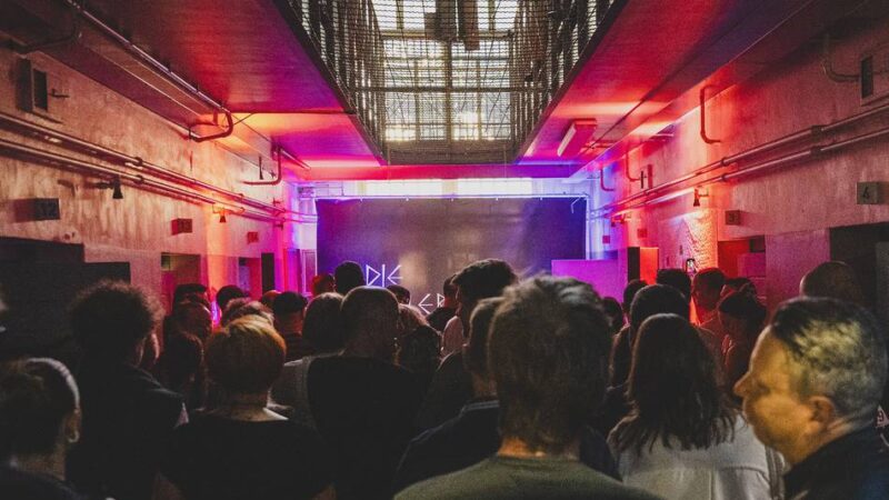 Musikevent in Moers: Konzert im ehemaligen Hafthaus ein voller Erfolg