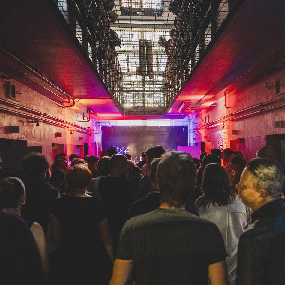 Musikevent in Moers: Konzert im ehemaligen Hafthaus ein voller Erfolg