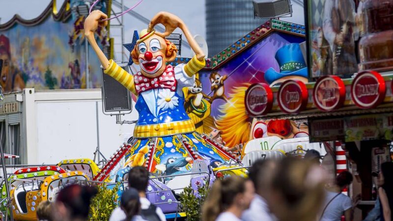 Größtes Volksfest in Düsseldorf: Diese Brauereien kommen mit Partyzelten zur Rheinkirmes 2025