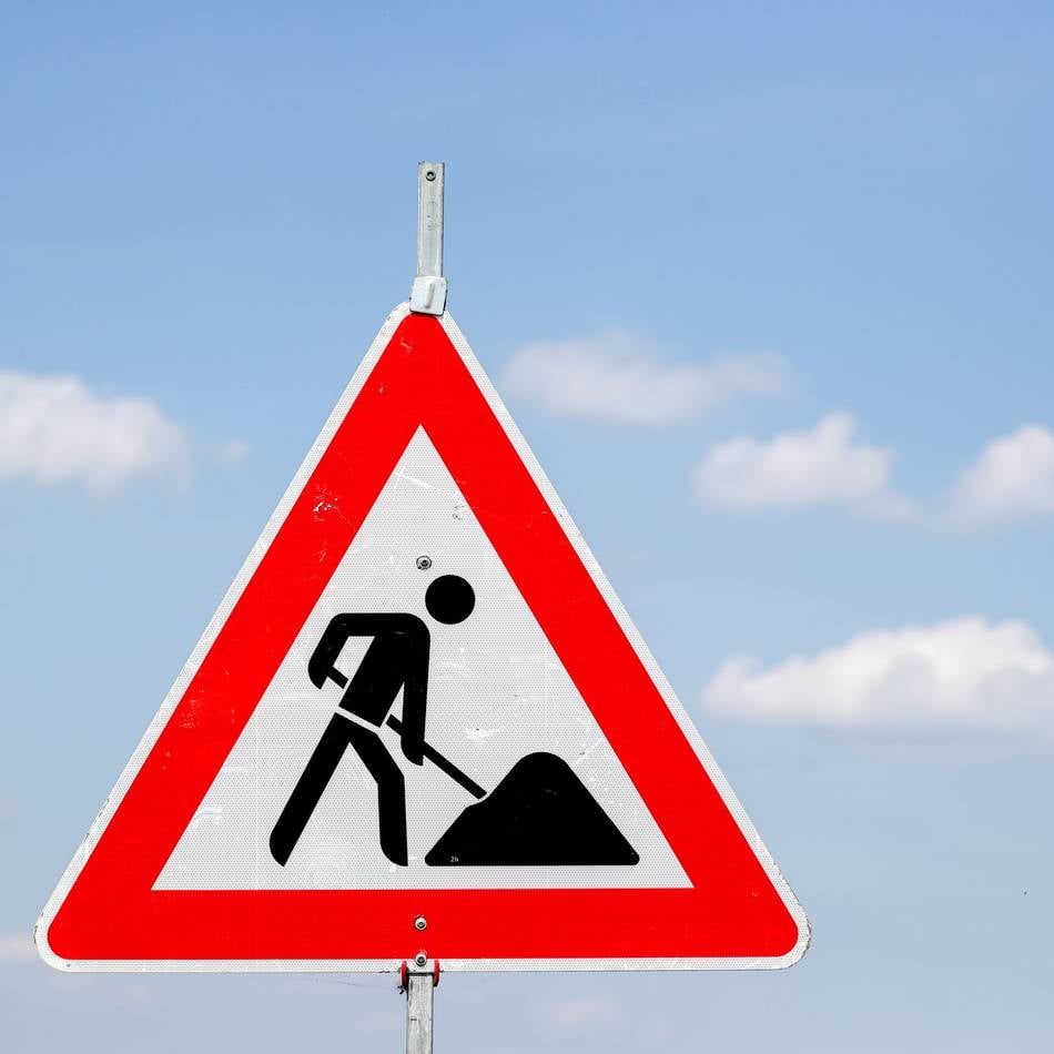 Verkehr in Meerbusch: Straßen wegen Kanalarbeiten gesperrt
