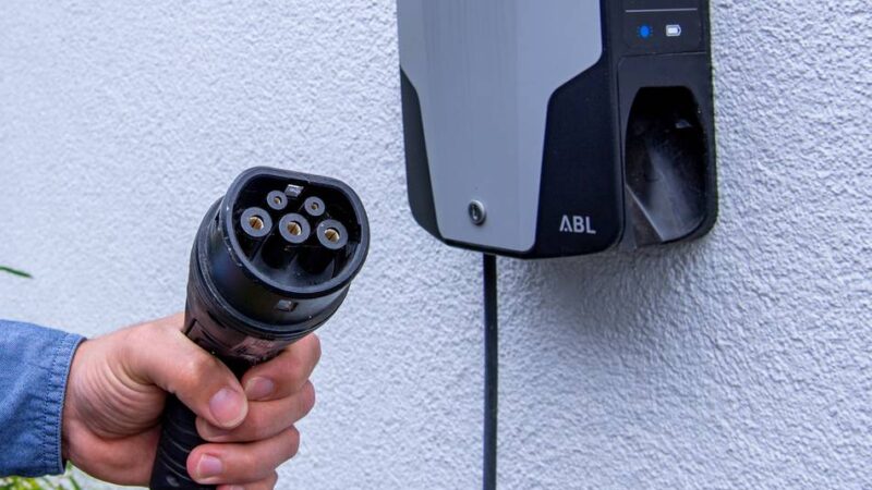 Zentraler Bauhof in Hilden: Stadt nimmt Ladeinfrastruktur in Betrieb