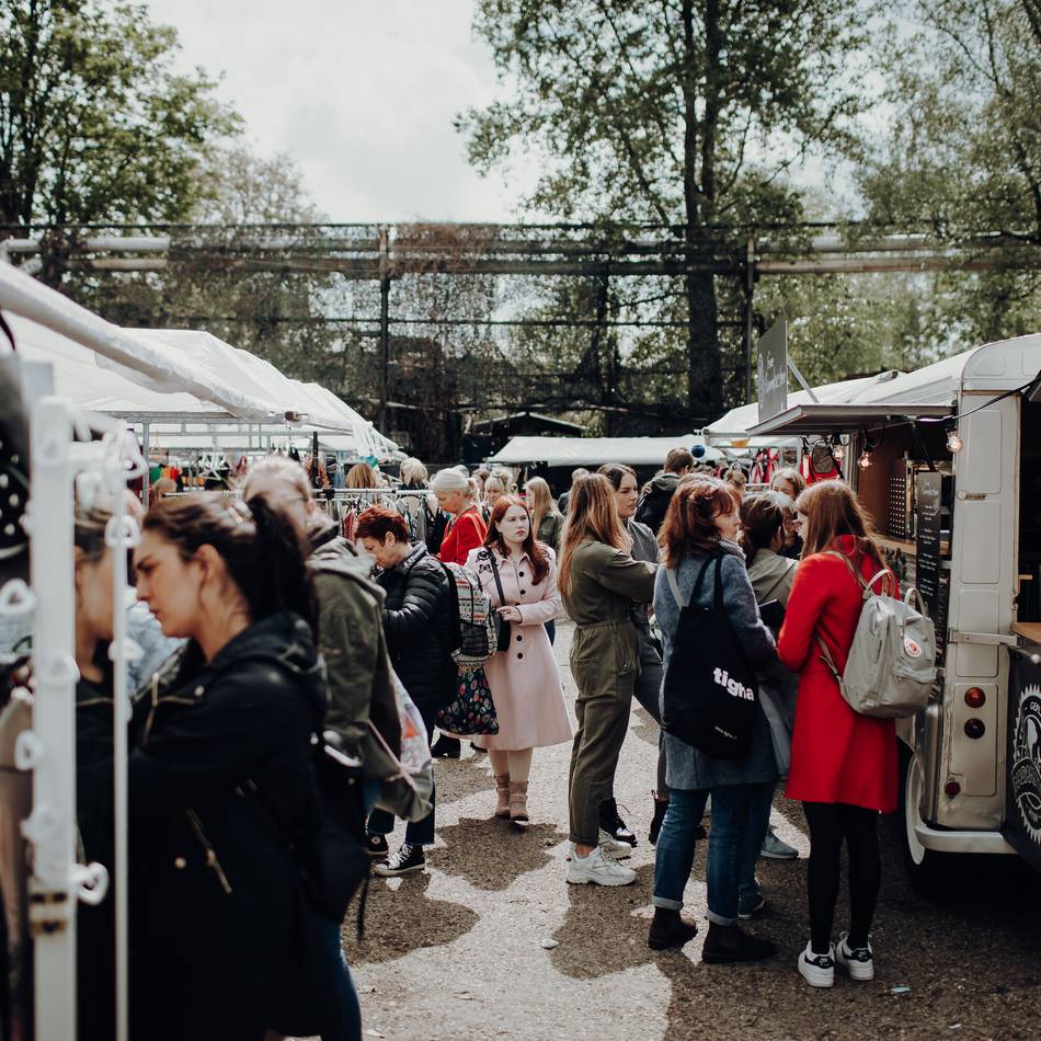 Aussteller werden gesucht: Neuer Nachtmarkt kommt nach Düsseldorf – Termine stehen fest