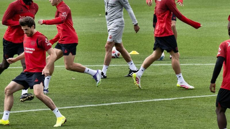 Auftakt für die Werkself: So lief Bayers erstes Training unter Erik ten Hag