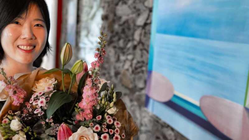 Wasserburg in Langenfeld: Ausstellung ist eine Reise in pastellfarbene Ruhe