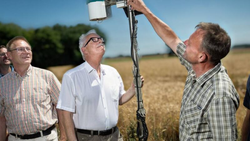 Neue Techologien in der Landwirtschaft: Landwirte in Langenfeld machen eigene Wetterprognosen