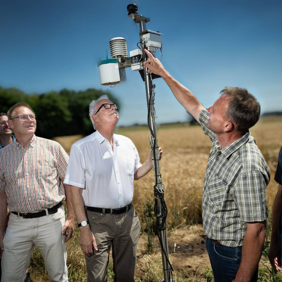 Neue Techologien in der Landwirtschaft: Landwirte in Langenfeld machen eigene Wetterprognosen