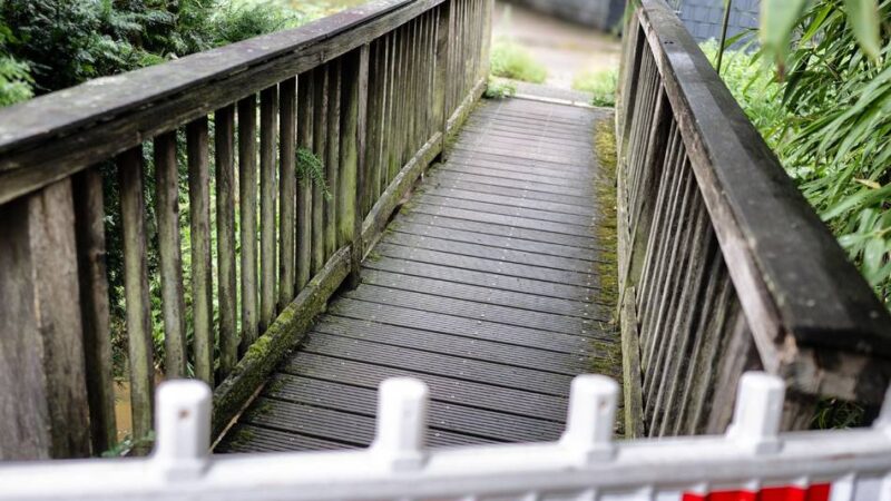 Langenfeld: Burbach erhält neue Stahlbrücke
