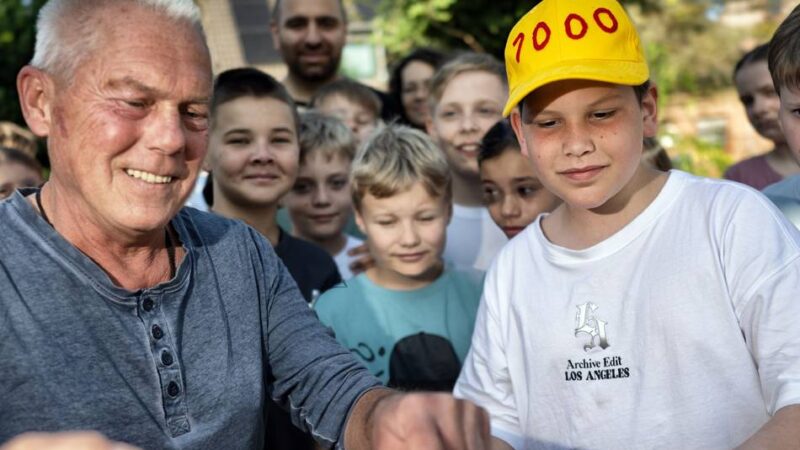 Imkerei-Besuch in Langenfeld: „Bienen sind richtig warm und kuschelig“