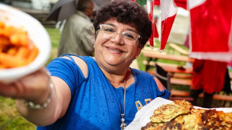 Europafest im Schlosspark in Leverkusen: Lecker – Integration geht auch durch den Magen
