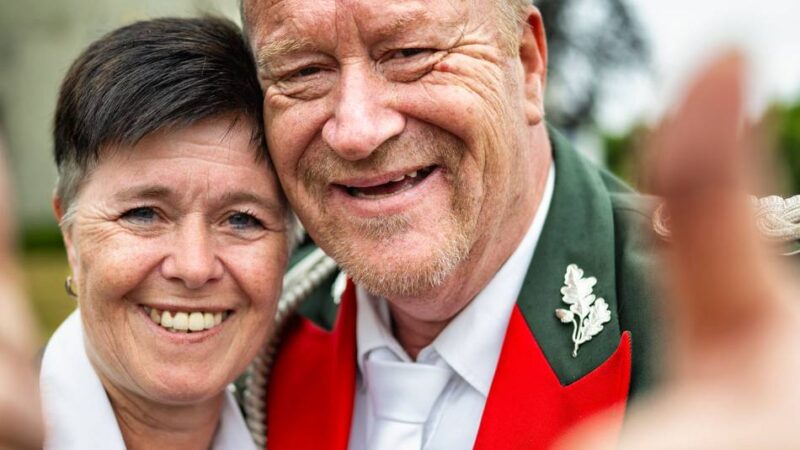 In Leverkusen bleibt der Königsvogel bei diesem Schützenfest übrig: Wiesdorfer Sebastianer feiern ihren Tellkönig