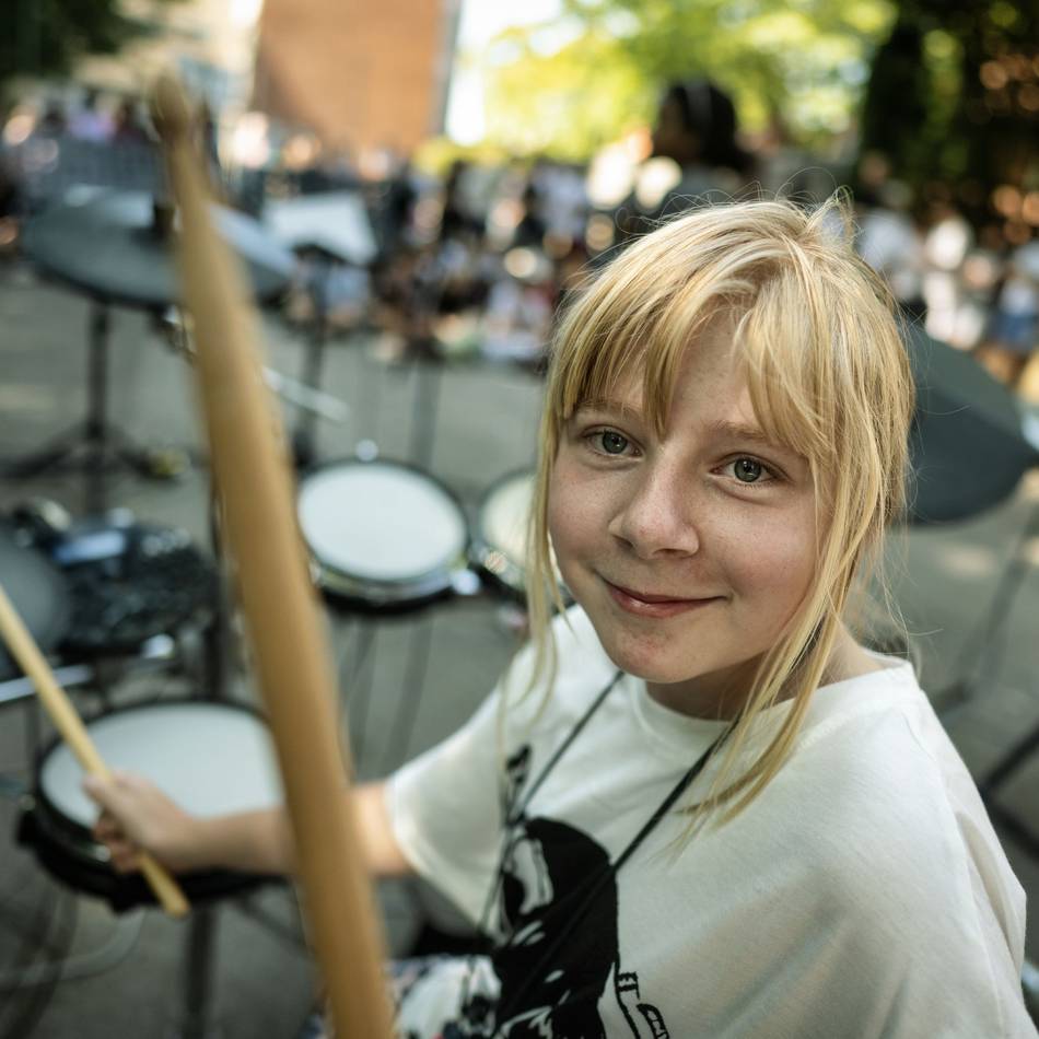 Projekt an der „Schule an der Wupper“ in Leverkusen: Schulhofkonzert – für die Ohren und fürs Selbstvertrauen