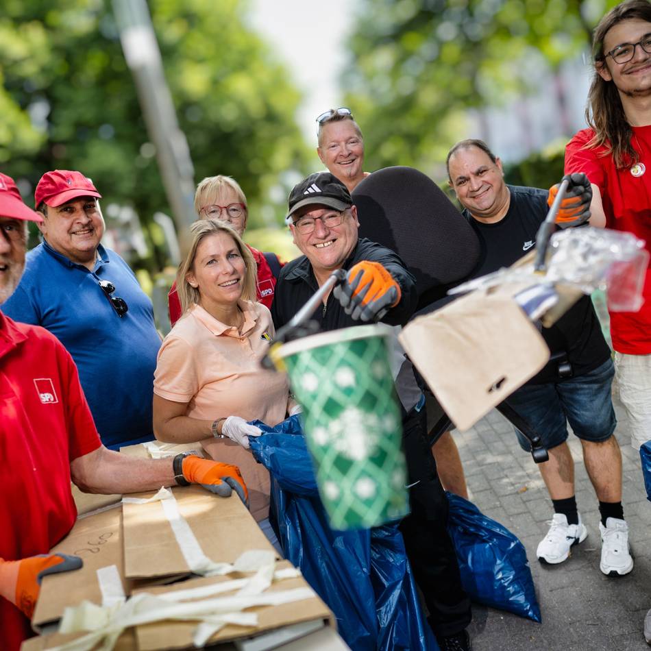 Müllsammelaktion in Monheim: SPD und Sonja Wienecke machen im Berliner Viertel sauber