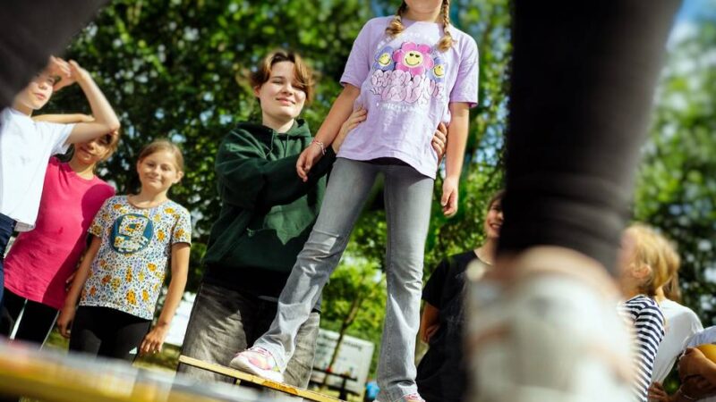 Ferienprogramm auf der Bürgerwiese: Manege frei für Monheims Nachwuchsartisten