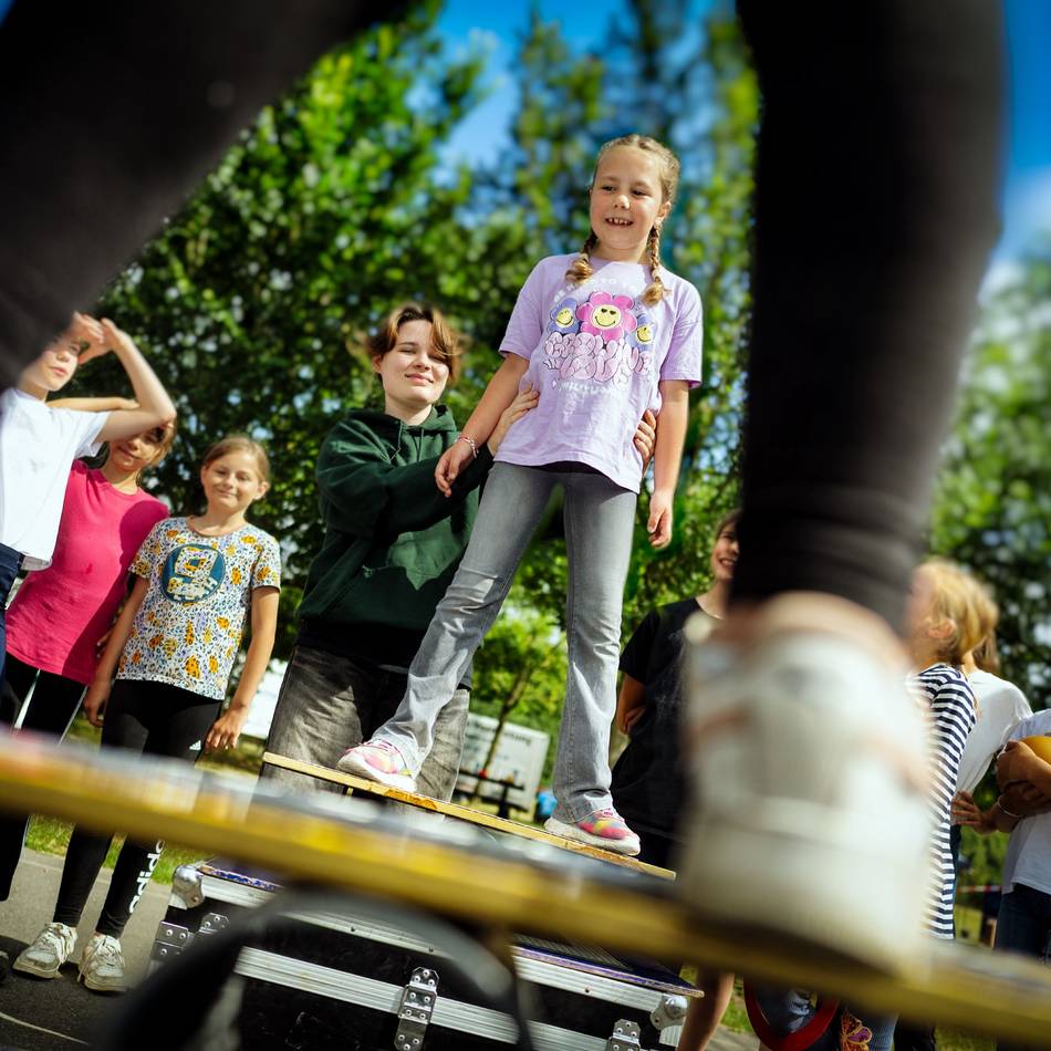 Ferienprogramm auf der Bürgerwiese: Manege frei für Monheims Nachwuchsartisten