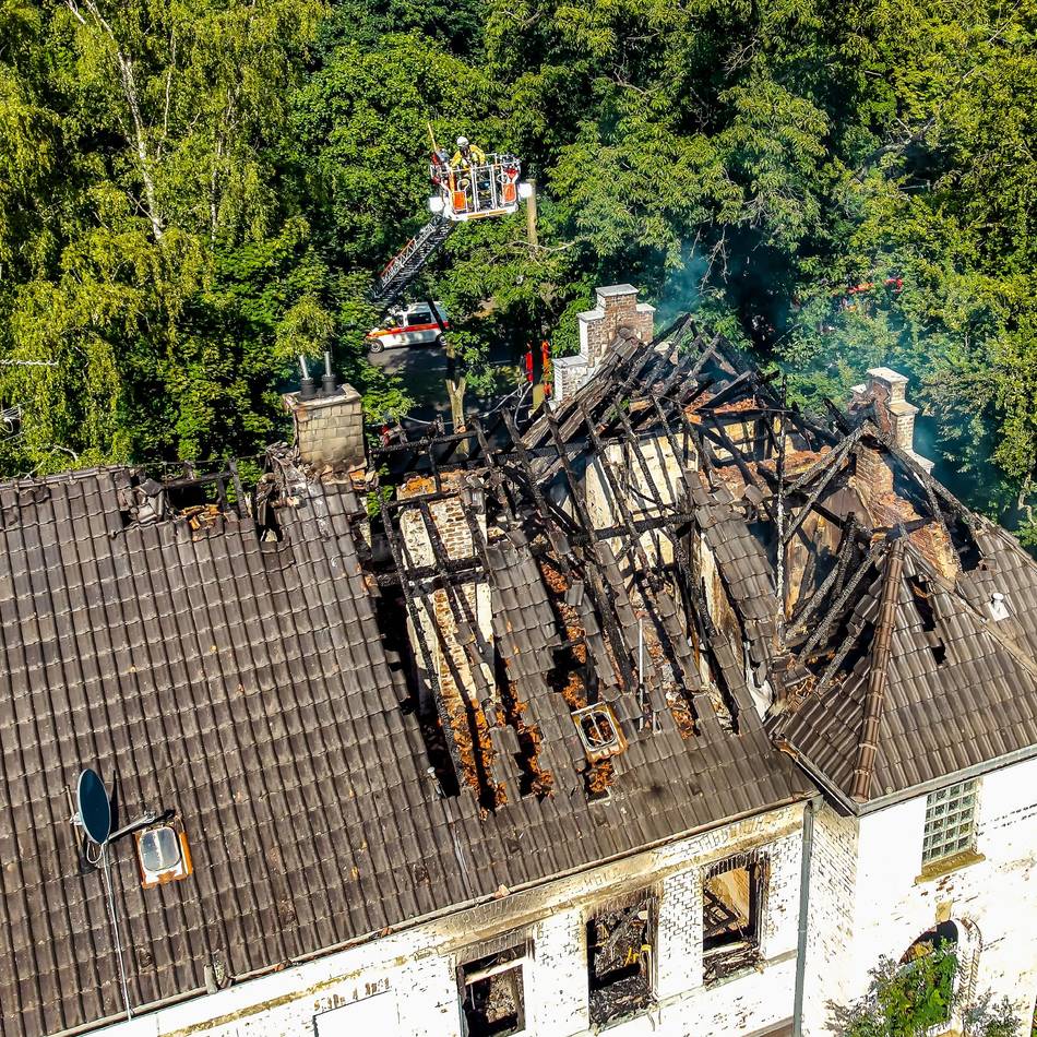 Langenfeld: Dachstuhlbrand an der Kölner Straße