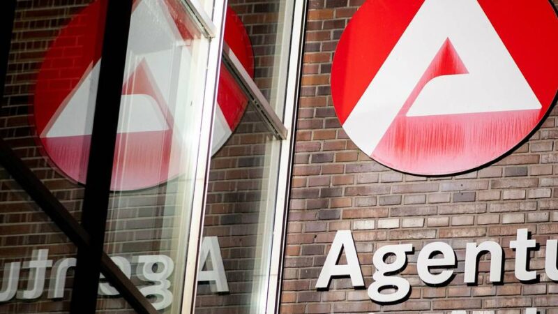 Arbeitsmarkt im Rhein-Kreis Neuss: Arbeitslosigkeit erreicht Jahres-Höchststand