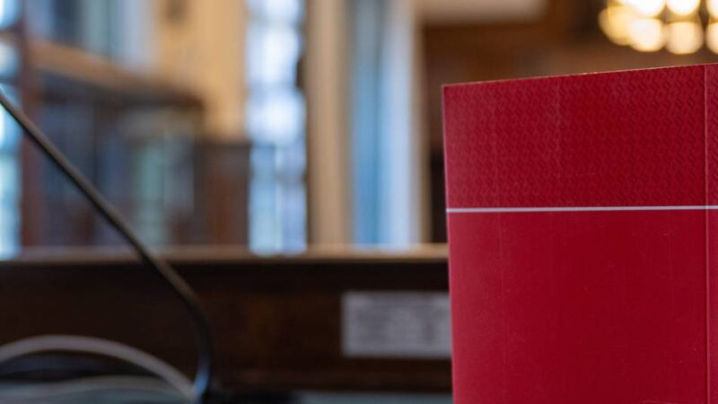 Prozess in Düsseldorf: 70-Jähriger kaufte Kunst für 88.000 Euro – zahlte aber nicht