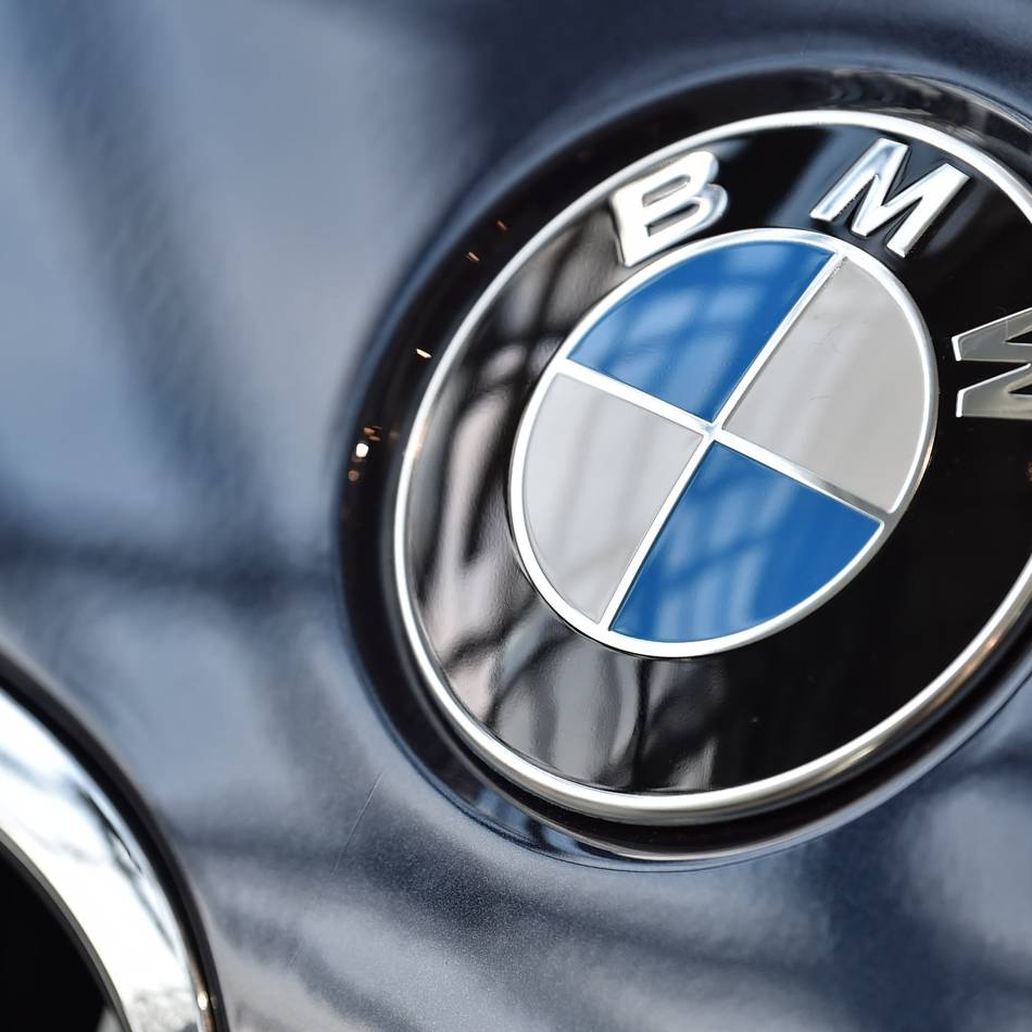 Kriminalität in Wermelskirchen: Unbekannte stehlen BMW von Außengelände eines Autohandels
