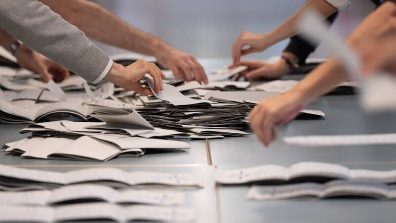 Wahl am 14. September in Radevormwald: Stadt sucht Wahlhelfer für Kommunalwahl und mögliche Stichwahl