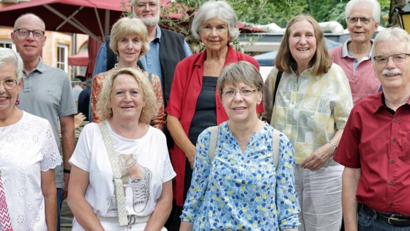 Klassentreffen in Hilden: Warum Frau Schemmel bis heute einen Platz im Herzen ihrer Schüler hat