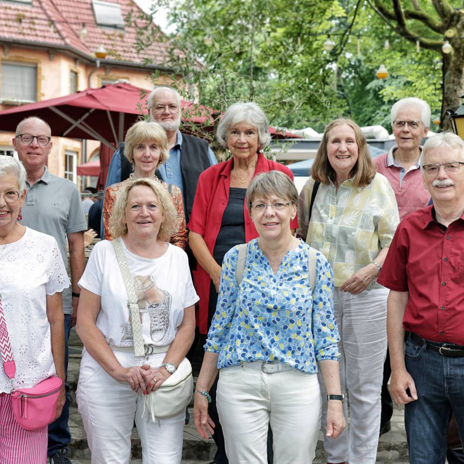 Klassentreffen in Hilden: Warum Frau Schemmel bis heute einen Platz im Herzen ihrer Schüler hat
