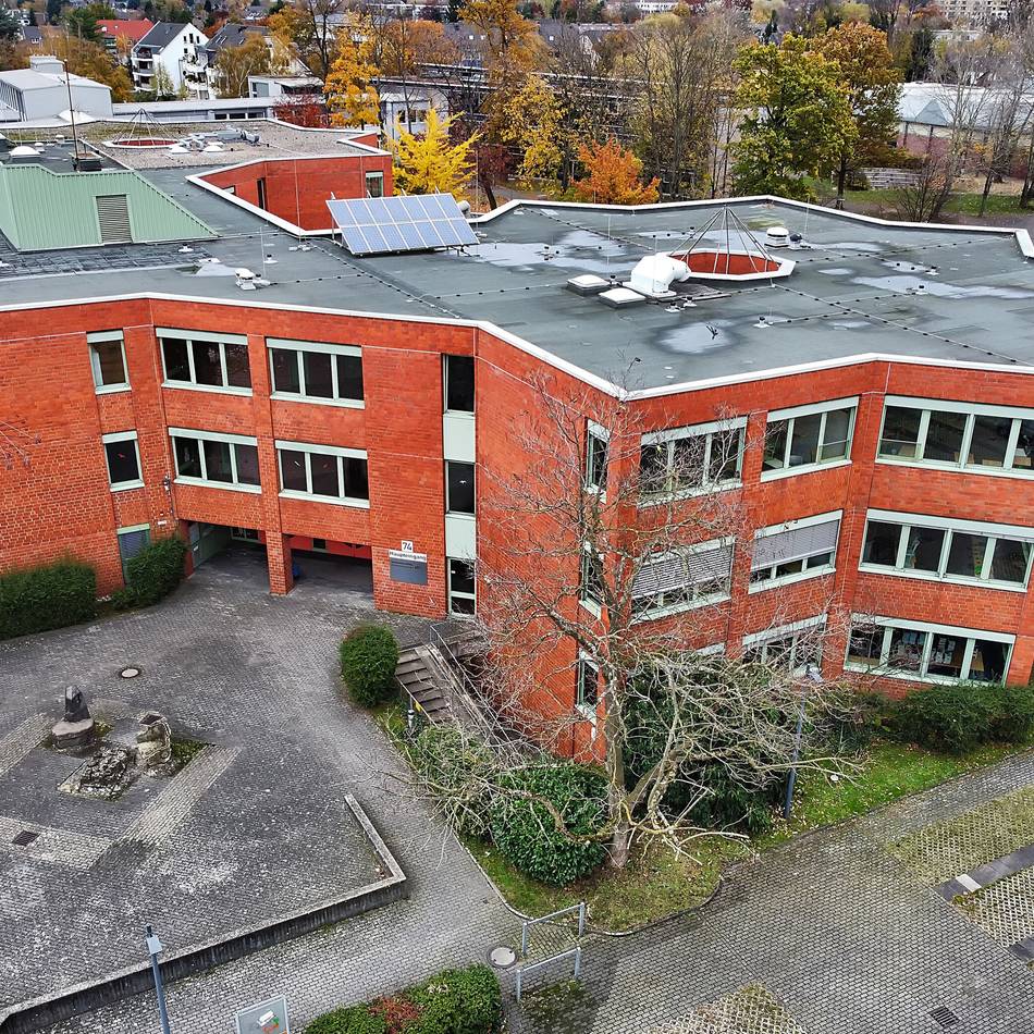 Die Polizei in Hilden ermittelt: Unbekannte brechen ins Bonhoeffer-Gymnasium ein