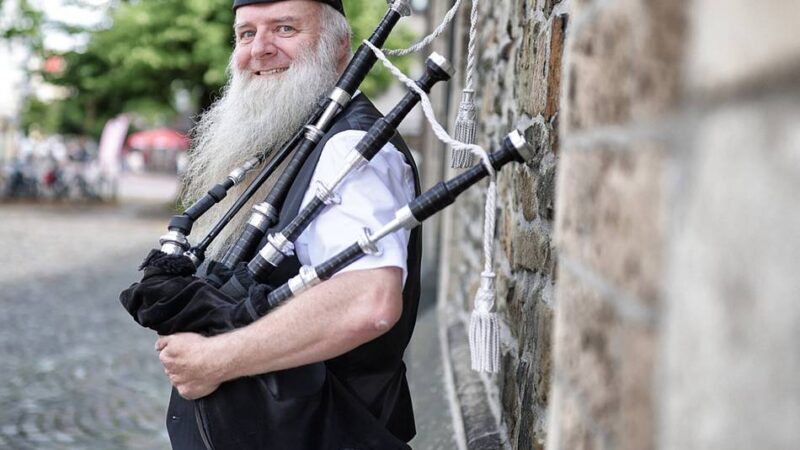 Hildener hat sich der Bagpiper-Tradition verschrieben: „Ich gehe nirgendwo mehr hin ohne meinen Dudelsack“