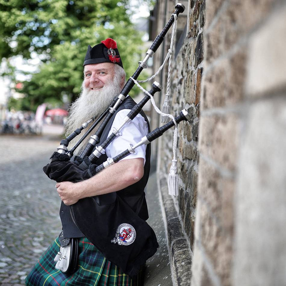 Hildener hat sich der Bagpiper-Tradition verschrieben: „Ich gehe nirgendwo mehr hin ohne meinen Dudelsack“
