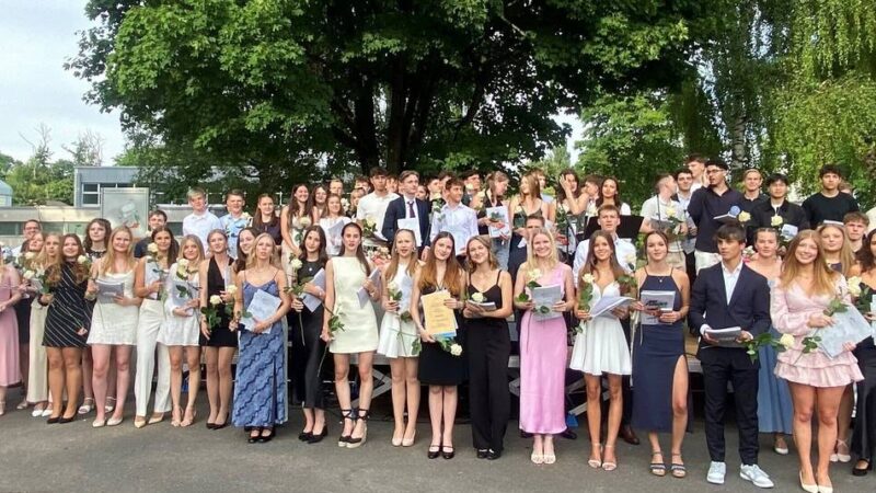 Schule in Hilden: Bonni feiert seine Abiturienten