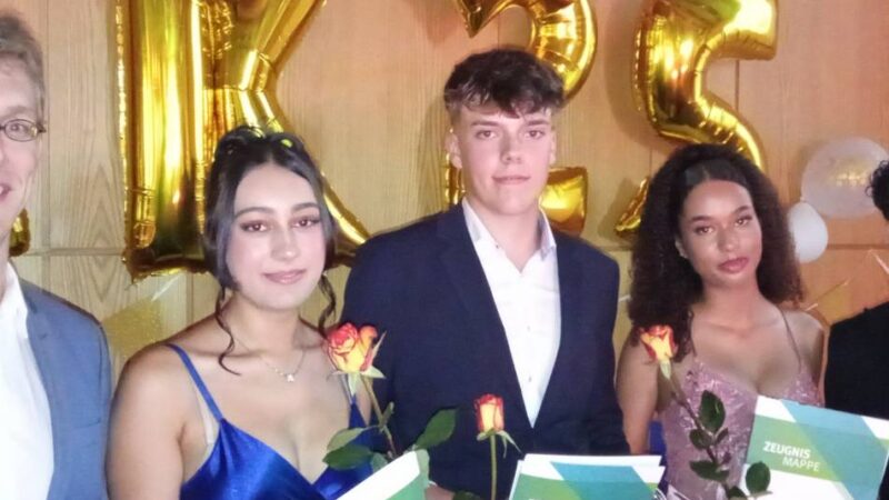 Schulabschluss 2025 in Wermelskirchen: Sekundarschüler blicken zurück – mit Schmunzeln und Rap-Song