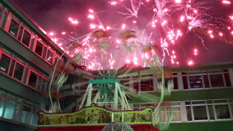 Gefahr durch Querschläger auch in Leverkusen?: Feuerwerk im geschützten Raum