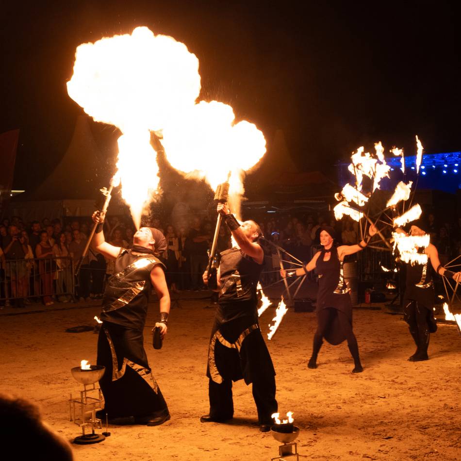 Veranstaltung in Mönchengladbach-Wickrath: So war die Feuershow beim „Fest an See“ 2025