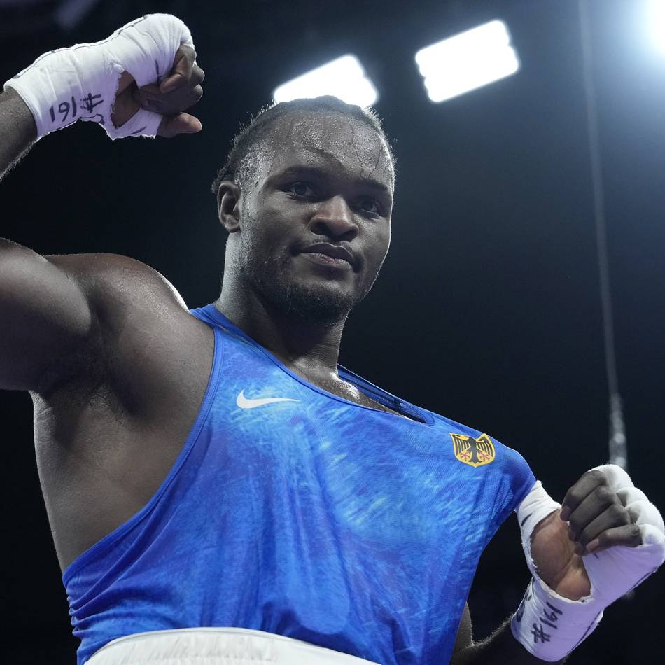 „Möchte Weltklasse-Performance hinlegen“: Olympia-Bronze, Profidebüt – Weltmeister? Boxer Tiafack greift wieder an