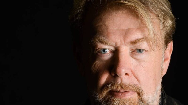 Lesung in Hilden: „Ein unerwarteter Besuch“ von Mick Saunter