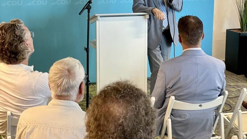Herbert Reul in Wermelskirchen: „Wir müssen die Polizei fitmachen für die digitale Welt“