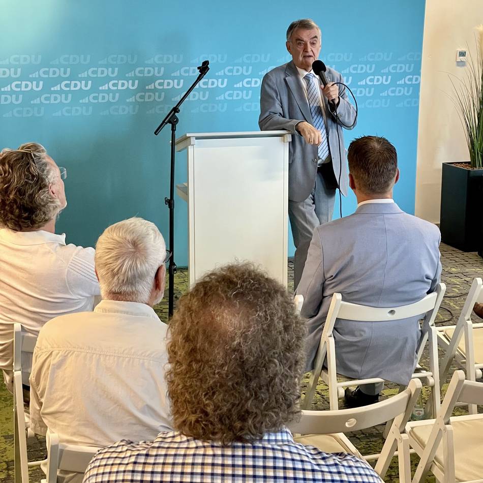 Herbert Reul in Wermelskirchen: „Wir müssen die Polizei fitmachen für die digitale Welt“
